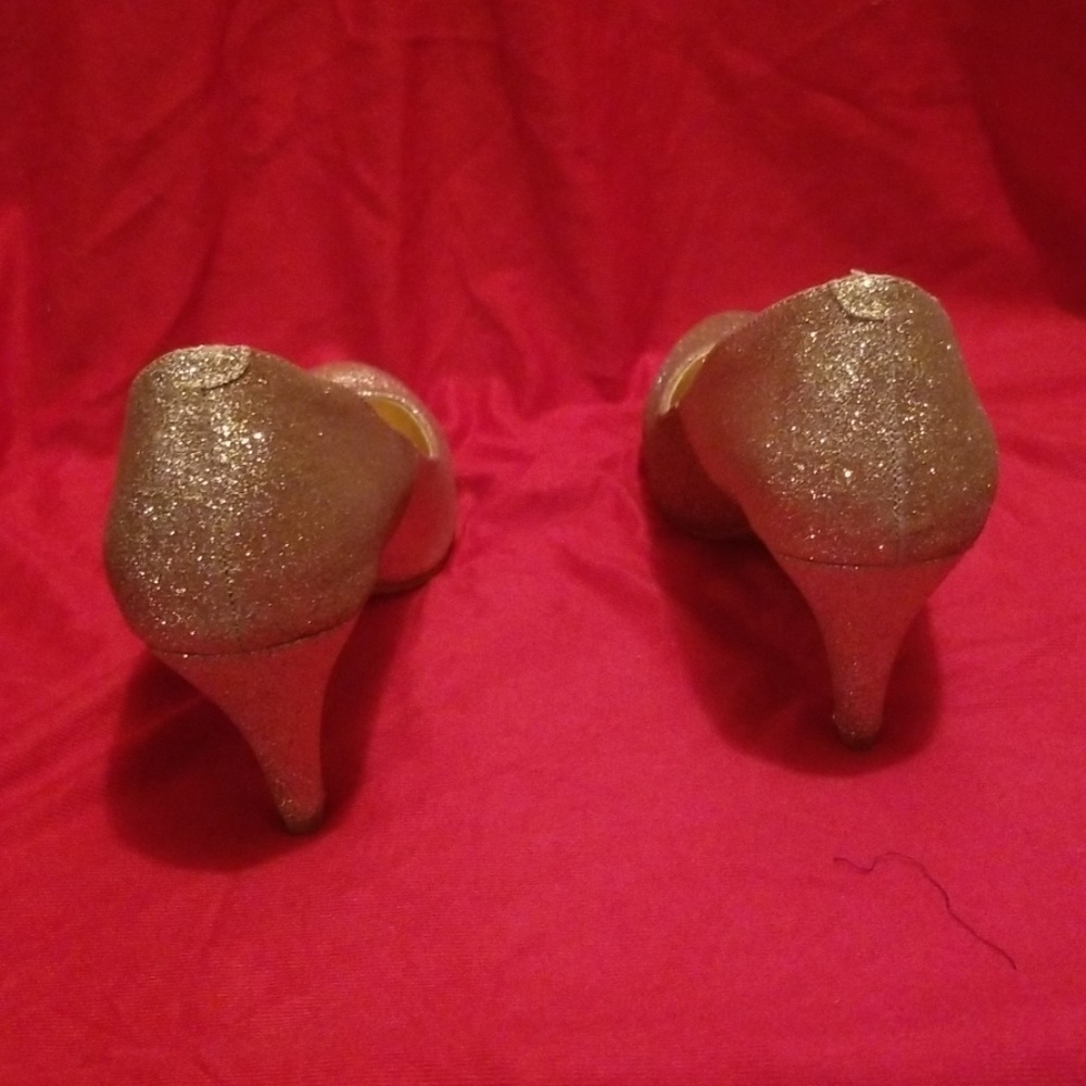 Shoes - Picture 4 of 4